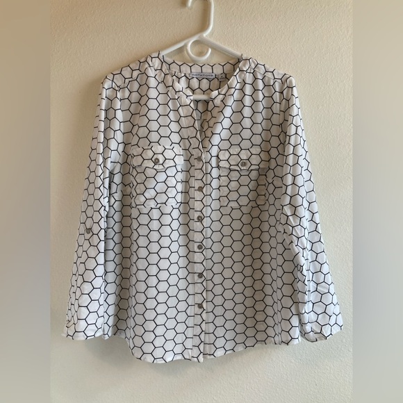 Notations Tops - Notations White and Black Hexagon Print Button-Down Blouse Size M